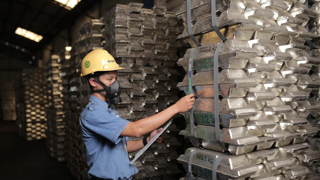 Harga Saham TINS Meroket 23,97% Jelang Akhir Pekan