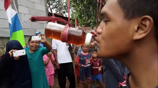 8 Potret Kocak Bapak-Bapak Kalau Ikut Lomba 17 Agustusan Ini Bikin Senyum Nyengir