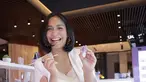 Inilah potret penampilan pemilik nama lengkap Alsi Mega Marsha Tengker dengan rambut pendeknya. Caca terlihat fresh dan makin ceria. (Liputan6.com/IG/@cacatengker).