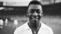 Di level klub, Pele yang semasa aktif bermain tercatat hanya membela dua klub hingga ia pensiun pada 1977, yaitu Santos dan New York Cosmos, pernah mencetak total 127 gol selama setahun pada 1959, meski tak ada bukti konkret atas raihan tersebut. (AFP)