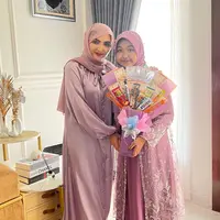 Ashanty hadiri wisuda anak angkat (Sumber:Instagram/ashanty_ash)