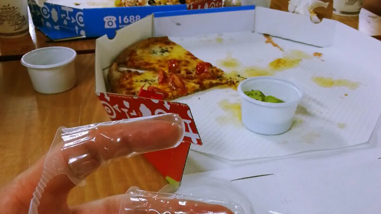 Inovasi Baru, Kondom Jari untuk Makan