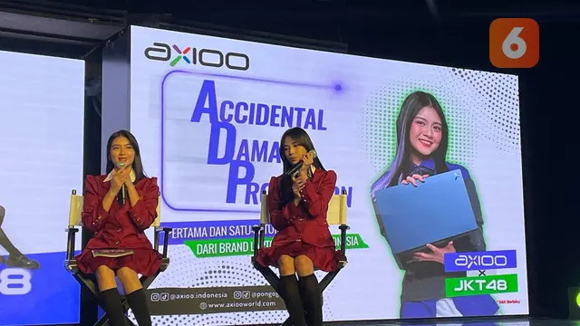Gracia dan Gita JKT48 dalam acara Axioo x JKT48
