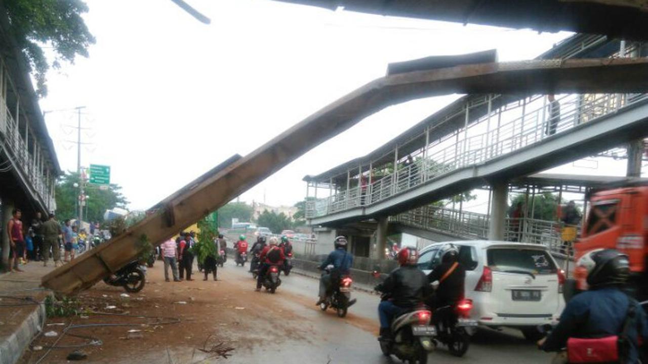 JPO roboh di Daan Mogot