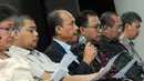 Pr Romo YR Edy Purwanto (ketiga dari kiri) memberikan pernyataan seputar penunjukan Komjen Budi Gunawan sebagai Kapolri oleh Presiden Joko Widodo di gedung PGI Jakarta, Sabtu (17/1/2015). (Liputan6.com/Herman Zakharia)