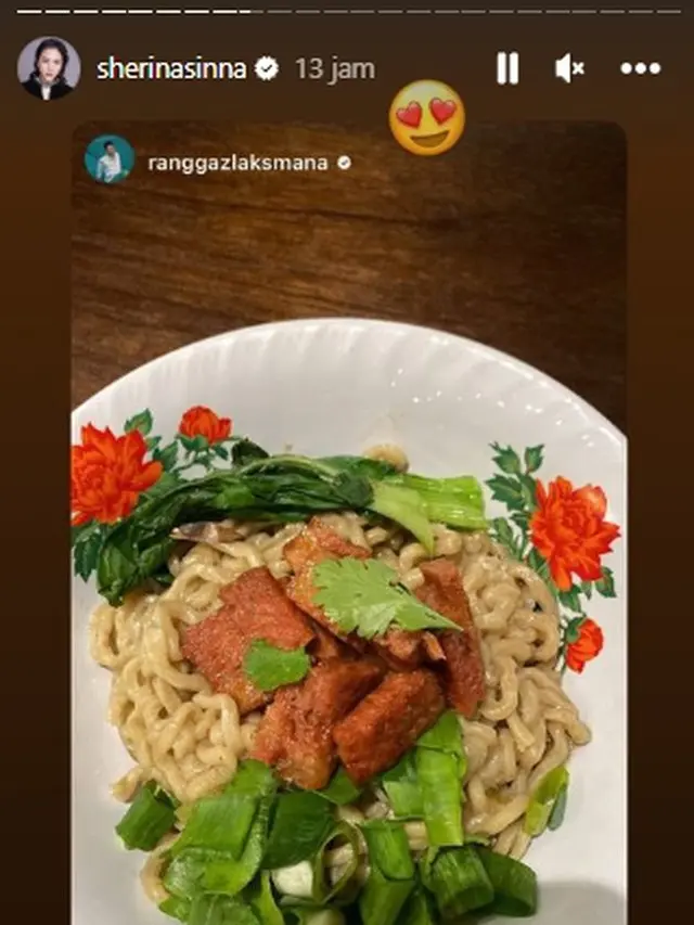 [Fimela] Jarang Muncul di Layar Kaca, Ini 6 Potret yang Sibuk dengan Bisnis Bakmi Plant Based