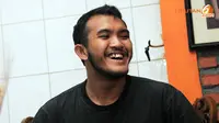 Disuapi Nasi Uduk dan Main PS, Cara si Goyang Cesar Usir Bosan