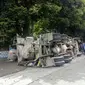 Kecelakaan truk molen timpa angkot di Bogor, Selasa (17/2/2018). (Liputan6.com/Achmad Sudarno)