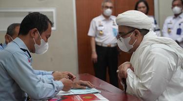 Mantan pemimpin Front Pembela Islam (FPI), Muhammad Rizieq Shihab resmi menghirup udara bebas, usai keluar dari lapas.(Istimewa)