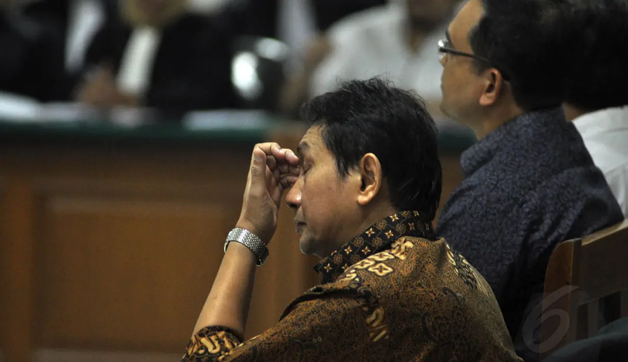 Mantan Kadishub DKI Jakarta, Udar Pristono hadir sebagai saksi pada sidang dugaan korupsi Bus Transjakarta dengan terdakwa Drajad Adhyaksa dan Seyito Luhu di pengadilan Tipikor Jakarta, Senin (3/11/2014). (Liputan6.com/Miftahul Hayat)