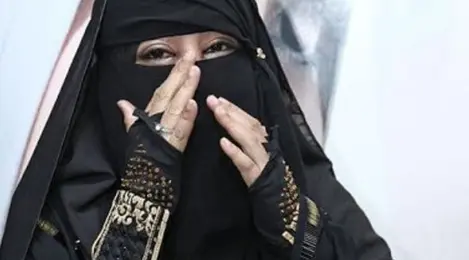 Begini Alasan Umi Pipik Selalu Berpakaian Serba Hitam News Entertainment Fimela Com