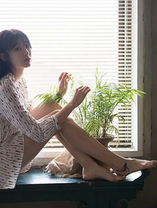 Hyuna berharap fansnya akan tetap mendukung dia atas karya yang akan dilakukannya nanti. Mantan model cantik ini juga berjanji akan terus memberikan penampilan yang terbaik usai dirinya tak bergabung di 9Muses lagi. (Instagram/moongom119)