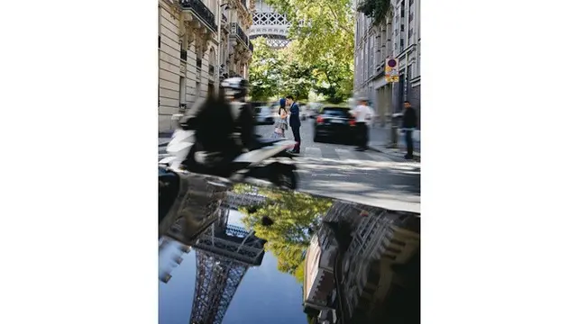 6 Foto Prewedding Boy William dan Karen di Paris, Berdansa Mesra