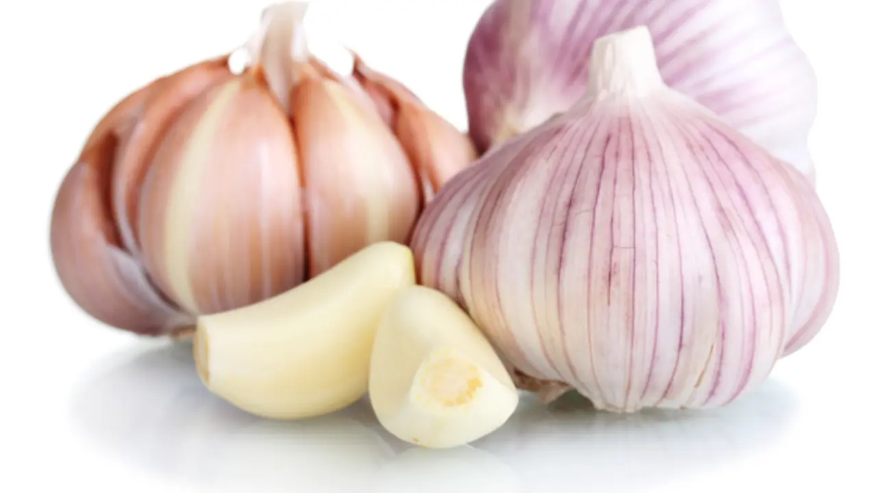 Kuku Mengkilap Alami dengan 4 Bahan Ini
