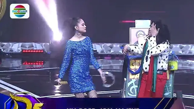 Ical Majene dan Nia Rose Turut Ramaikan Panggung D’Academy 5. (Indosiar)