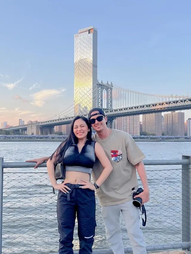 Rachel Vennya dan Salim Nauderer Liburan