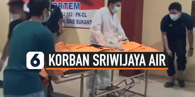 VIDEO: Korban Jatuhnya Sriwijaya Air, 8 Kantong Jenazah Tiba di RS Polri