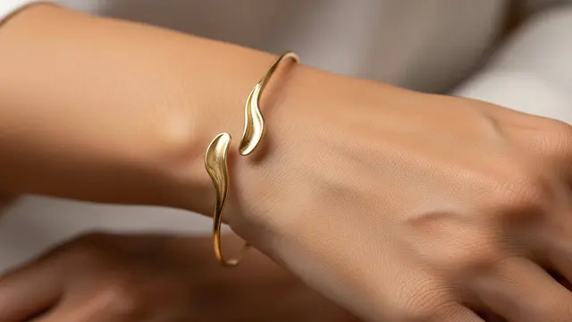 Model Gelang Emas Bangle Tipis Terbaru 2026