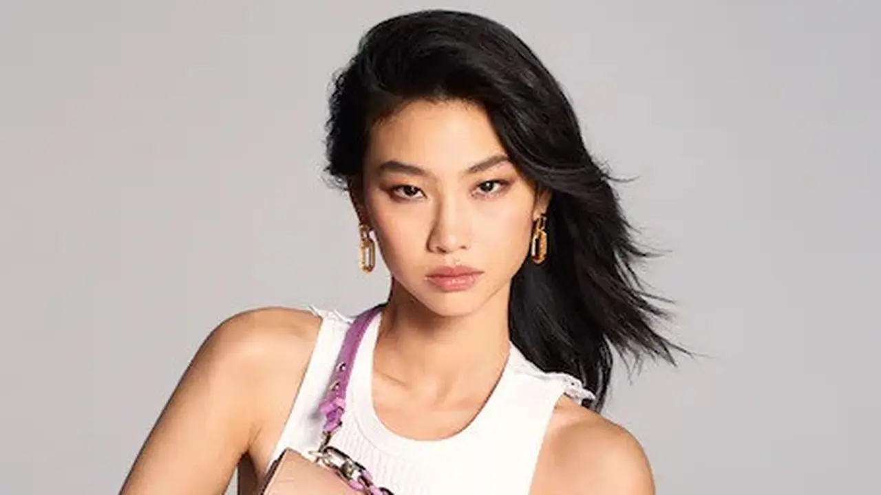 Setelah Suksesan Squid Game, HoYeon Jung Tampil Memukau sebagai Wajah Terbaru Brand Mewah Louis Vuitton untuk Global