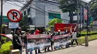 Aksi Ricuh Massa Minta Kepala Kanwil Kemenkumham DKI Jakarta Dicopot. (Liputan6.com/Istimewa)