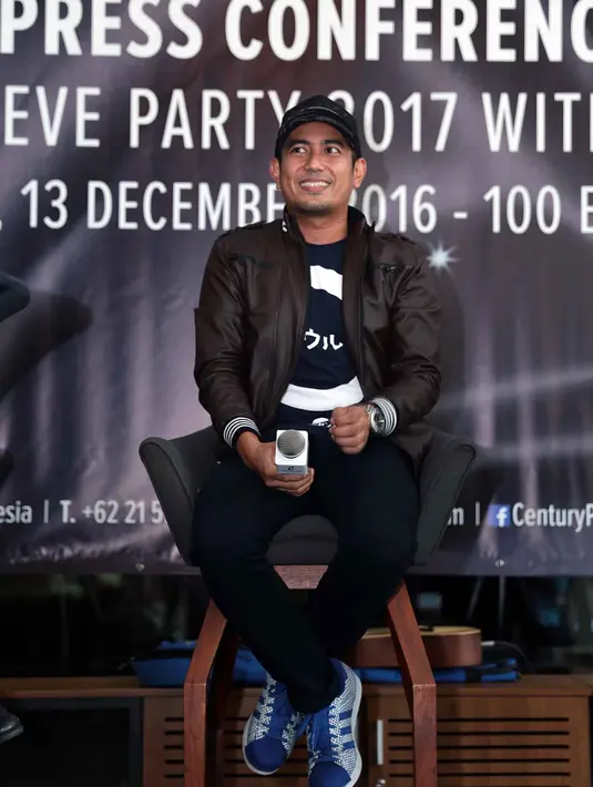 Demi mendukung Timnas Indonesia, Rio akan ikut meramaikan partai final leg pertama sepak bola ASEAN yang akan diselenggarakan di stadion Pakansari, Bogor. Rio bahkan yakin Timnas Indonesia bisa menang. (Deki Prayoga/Bintang.com)