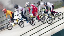 Pebalap sepeda BMX Indonesia, I Gusti Bagus Saputra, saat berlaga pada Asian Games di Pulomas International BMX Center, Jakarta, Sabtu (25/8/2018). Bagus Saputra meraih medali perak dengan catatan waktu 34,314 detik. (Bola.com/Peksi Cahyo)