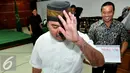 Panitera PTUN Medan, Syamsir Yusfan menjalani sidang perdana di Pengadilan Tipikor, Jakarta, Kamis (10/9/2015). Syamsir menjadi tersangka dugaan suap yang melibatkan Gubernur Sumatra Utara Gatot dan Pengacara OC Kaligis. (Liputan6.com/Andrian M Tunay)