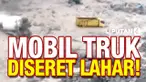 Sejumlah truk tambang terseret lahar dingin Gunung Merapi. Proses evakuasi kendaraan tak bisa segera dilakukan karena sulitnya medan.