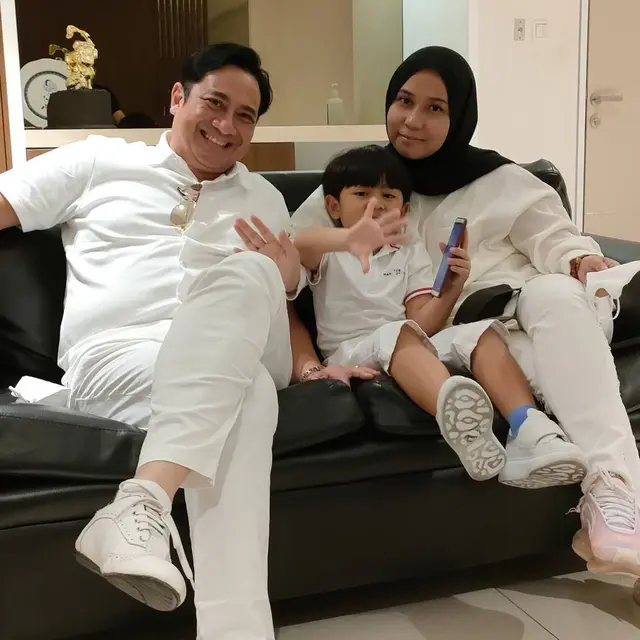 Potret Mesra Ivan Fadilla Mantan Suami Venna Melinda dan Istrinya Sekarang yang Jarang Tersorot