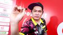 Tirta Suparjo kembali menunjukkan performa apik. Tirta dari tim Pirates keluar sebagai juara Darts National Competition (DNC) 2025 Series 02, Minggu (22/6/2025). (Bola.com/M Iqbal Ichsan)