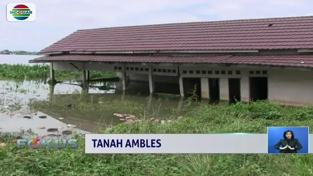 Sejumlah rumah di Palembang rusak akibat pergerakan tanah. Bahkan fenomena tersebut membuat rumah warga ambles sekitar setengah meter.