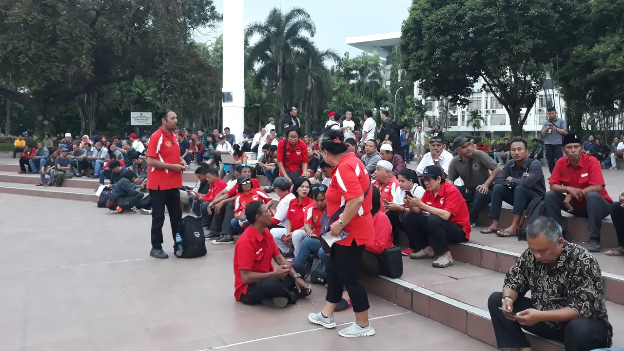 Relawan Jokowi di Tugu Proklamasi