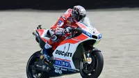 Pebalap Ducati, Andrea Dovizioso, menjadi yang tercepat pada sesi latihan bebas pertama (FP1) MotoGP Jerman di Sirkuit Sachsenring, Jumat (30/6/2017). (Crash.net)