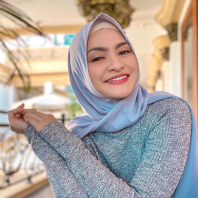 Nathalie Holscher Bongkar 5 Sifat Sule Termasuk Romantis Dan Cemburuan Showbiz Liputan6 Com