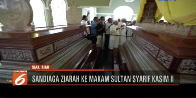 Sandiaga Uno Ziarah ke Makam Sultan Syarif Kasim II