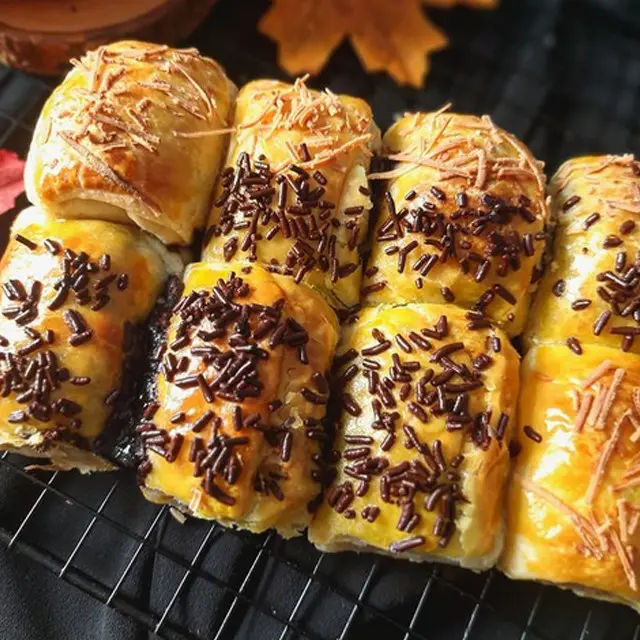 Cerita Kakak Beradik Bangun Bisnis Bolen Baked by Ncussy
