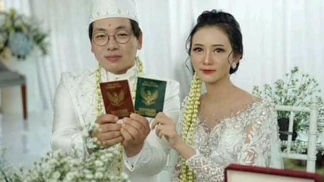 Pernikahan Lee Minho dengan Puput