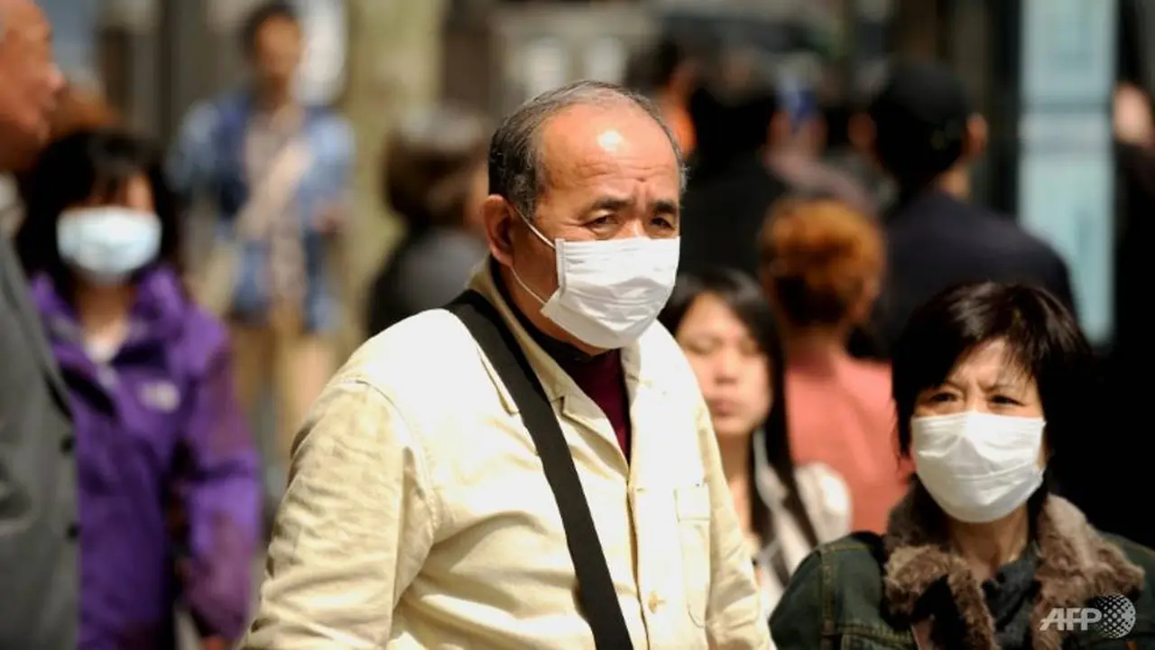 Wabah pnemonia terjadi hanya beberapa minggu sebelum musim perjalanan tersibuk Cina tahun ini.