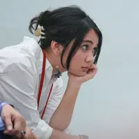 Perempuan 22 tahun itu hadir dalam sidang perdana. Dhea yang mengaku pulang dari luar kota hadir sebagai saksi yang diajukan ibundanya, Masayu. (Adrian Putra/Bintang.com)