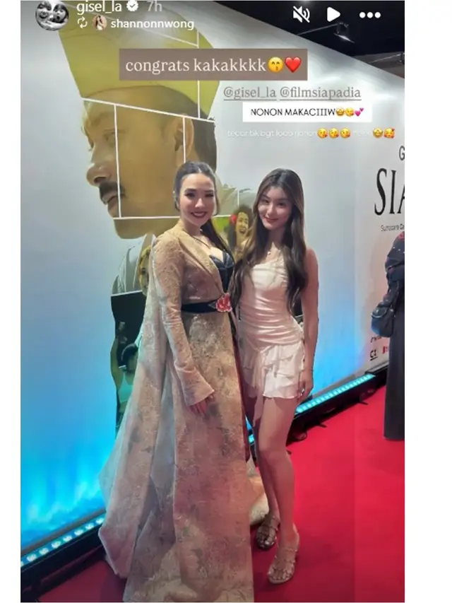 6 Potret Artis di Premiere Film 'Siapa Dia', Nicholas Saputra hingga Ariel Tatum