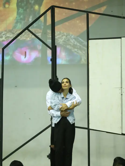 Marsha Timothy dan Reza Rahadian