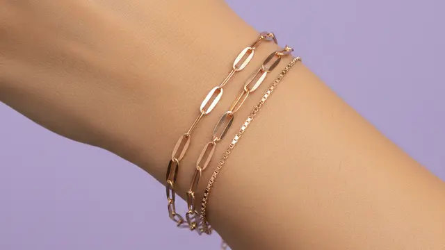 Model Gelang Emas Tipis untuk Layering Gaya 2026. Gemini