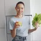 Cara sederhana untuk membuat tubuh terasa lebih fresh. (Foto/Dok: Magnific)
