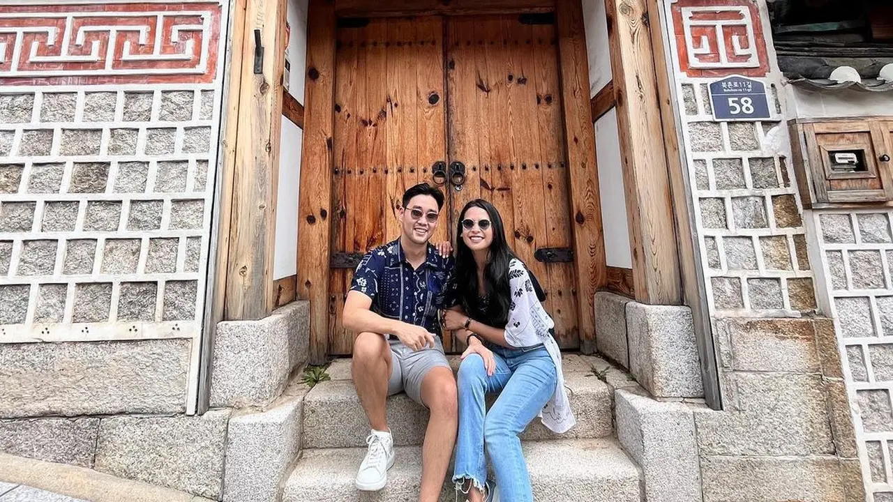 9 Potret Maudy Ayunda Mudik ke Korea Selatan Bareng Suami, Curi Perhatian
