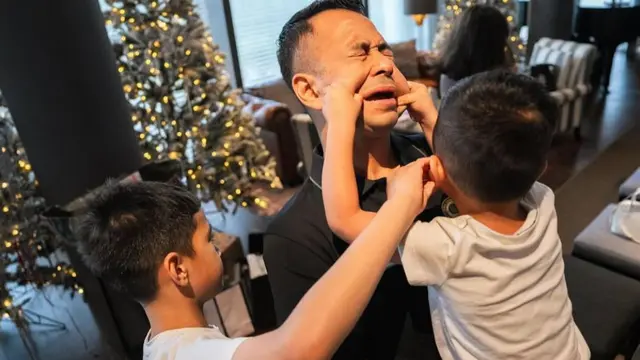 Potret Rayyanza gemas dengan Raffi Ahmad (credit: https://www.instagram.com/raffinagita1717/)