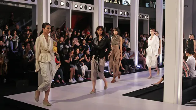 Koleksi fashion gambarkan perempuan Indonesia