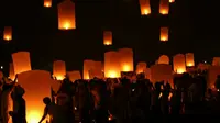 Ribuan Lampion Waisak Hiasi Langit Borobudur (Reza Kuncoro/Liputan6.com)