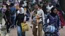 Libur panjang Maulid Nabi 1447 Hijriah dimanfaatkan masyarakat Jakarta dan sekitarnya untuk berwisata di Taman Margasatwa Ragunan, Jumat (5/9/2025). (Kapanlagi.com/Budy Santoso)