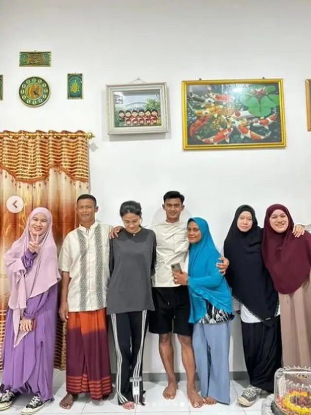 5 Potret Kebersamaan Ibu Azizah dengan Keluarga Arhan di Blora, Penuh Kesederhanaan
