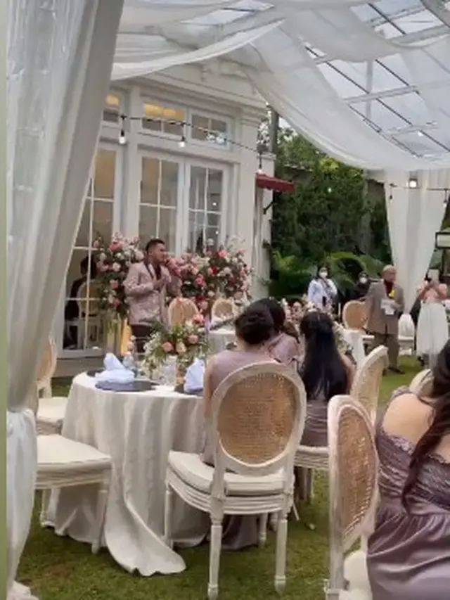 8 Momen Resepsi Pernikahan Kesha Ratuliu dan Adhi Permana, Penuh Suka Cita